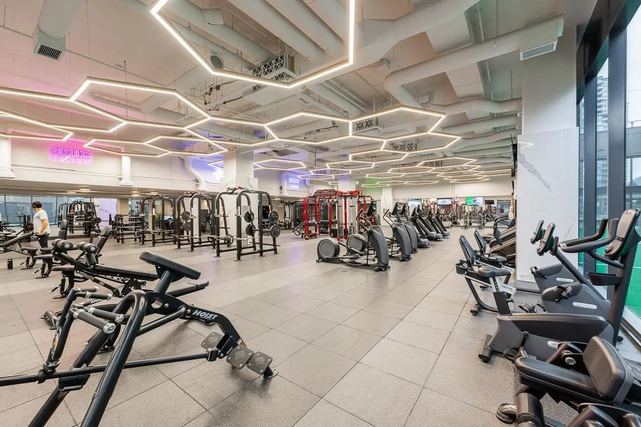 610 2108 Gilmore Avenue