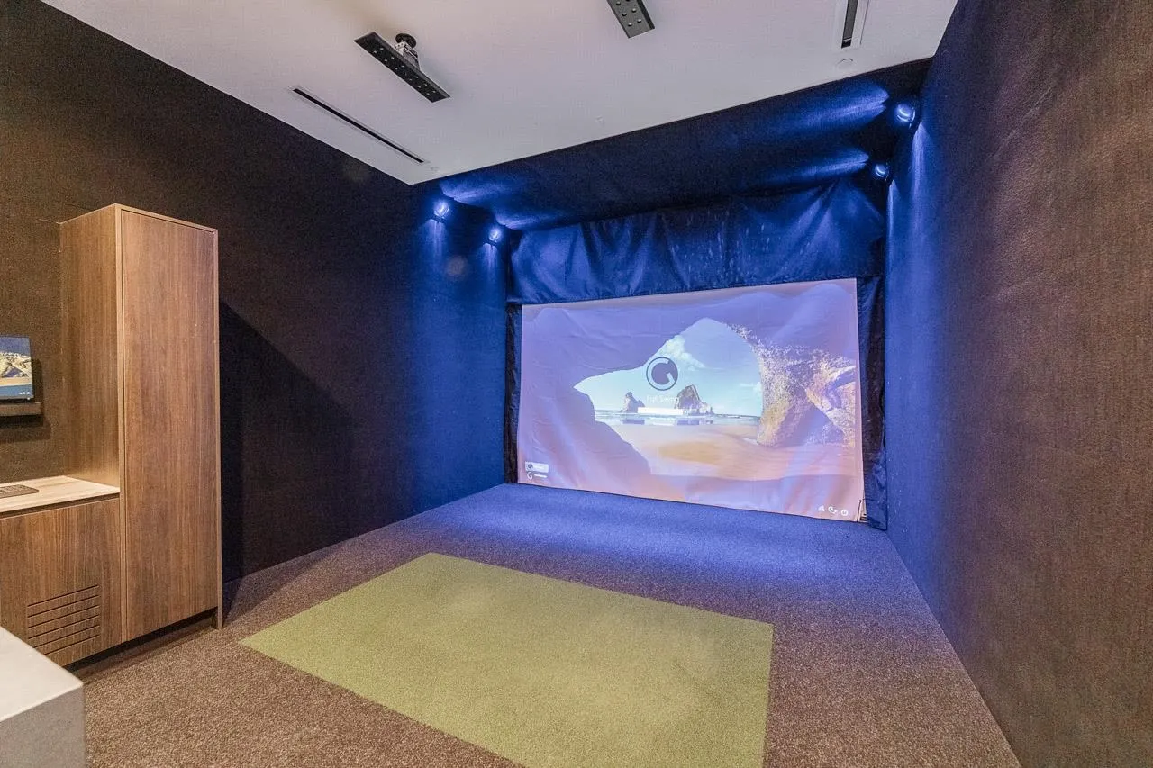 610 2108 Gilmore Avenue