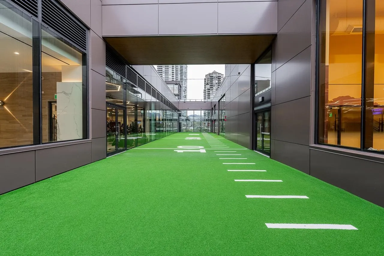 610 2108 Gilmore Avenue