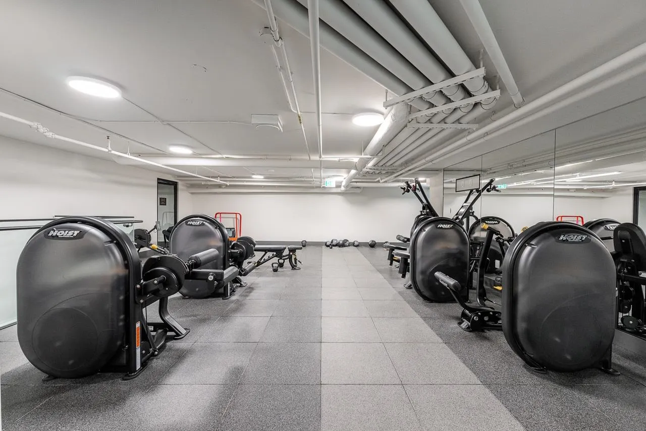 610 2108 Gilmore Avenue