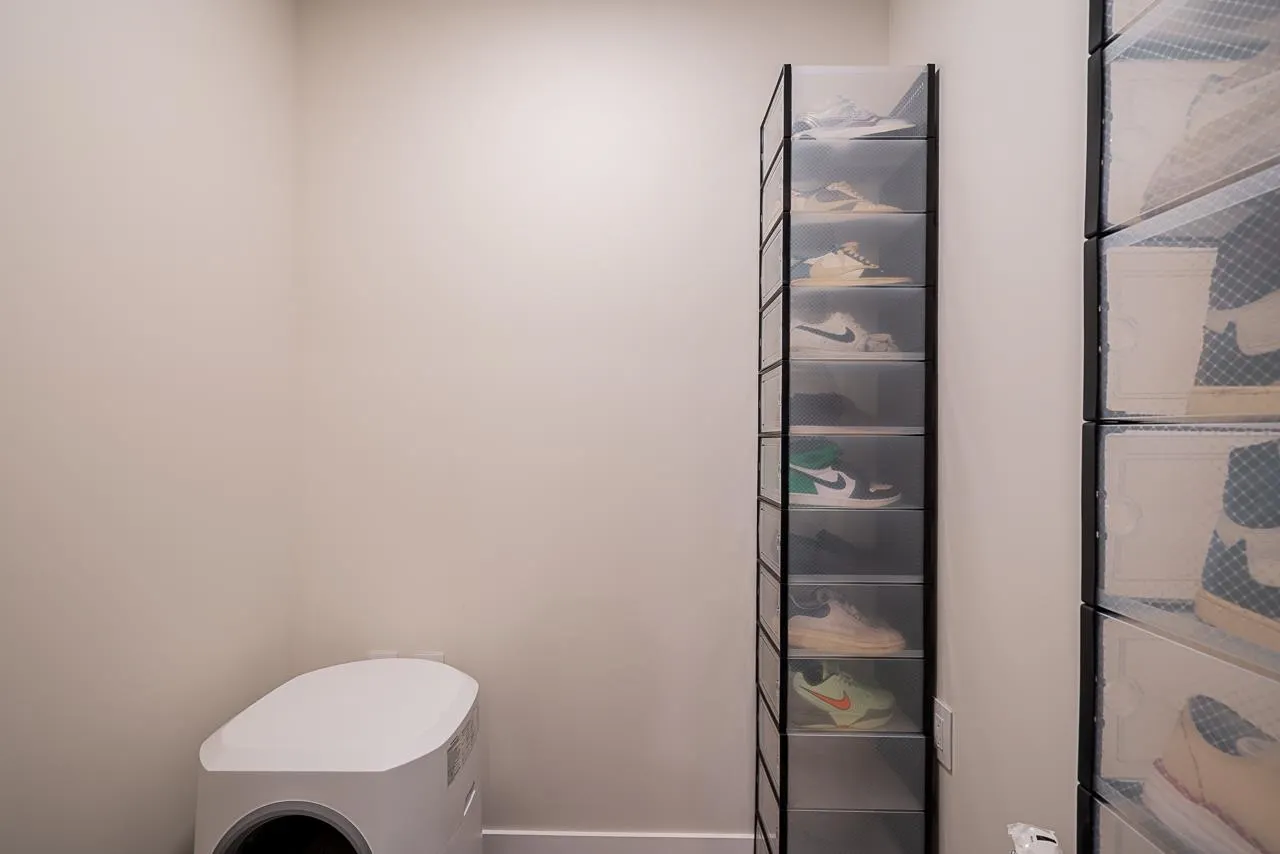 610 2108 Gilmore Avenue