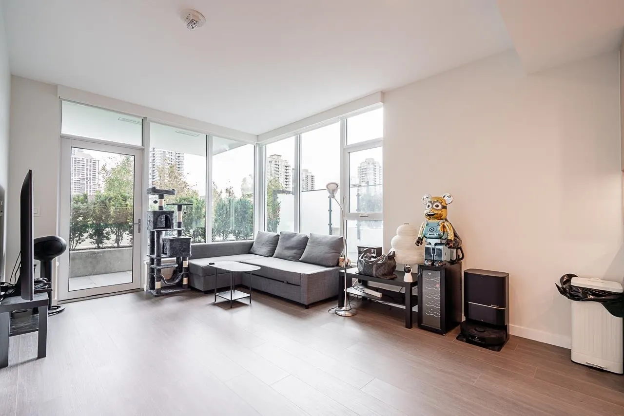 610 2108 Gilmore Avenue