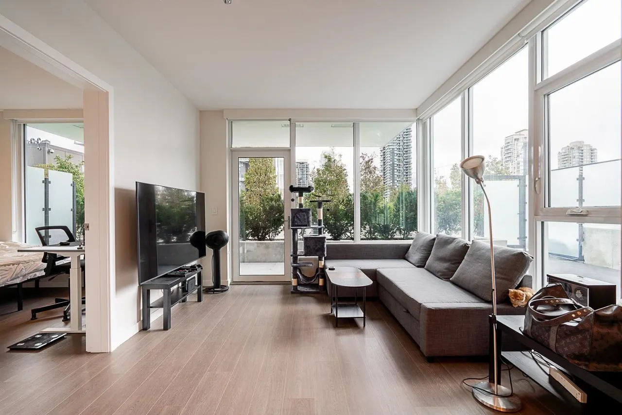 610 2108 Gilmore Avenue