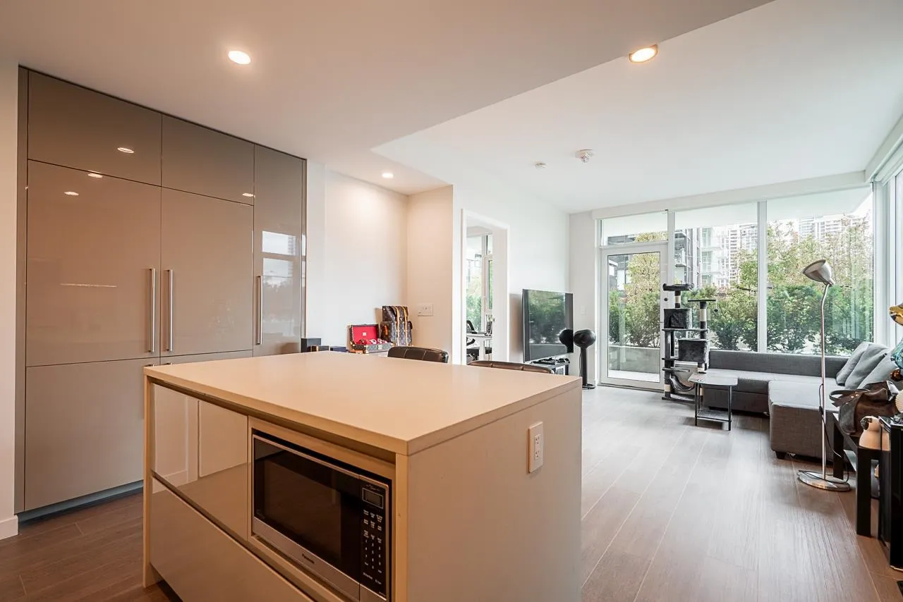 610 2108 Gilmore Avenue