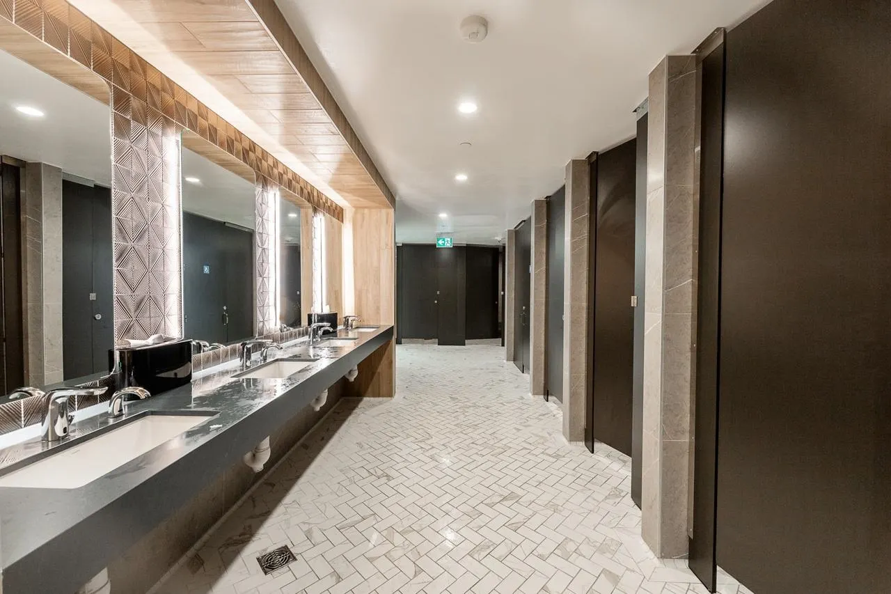 610 2108 Gilmore Avenue