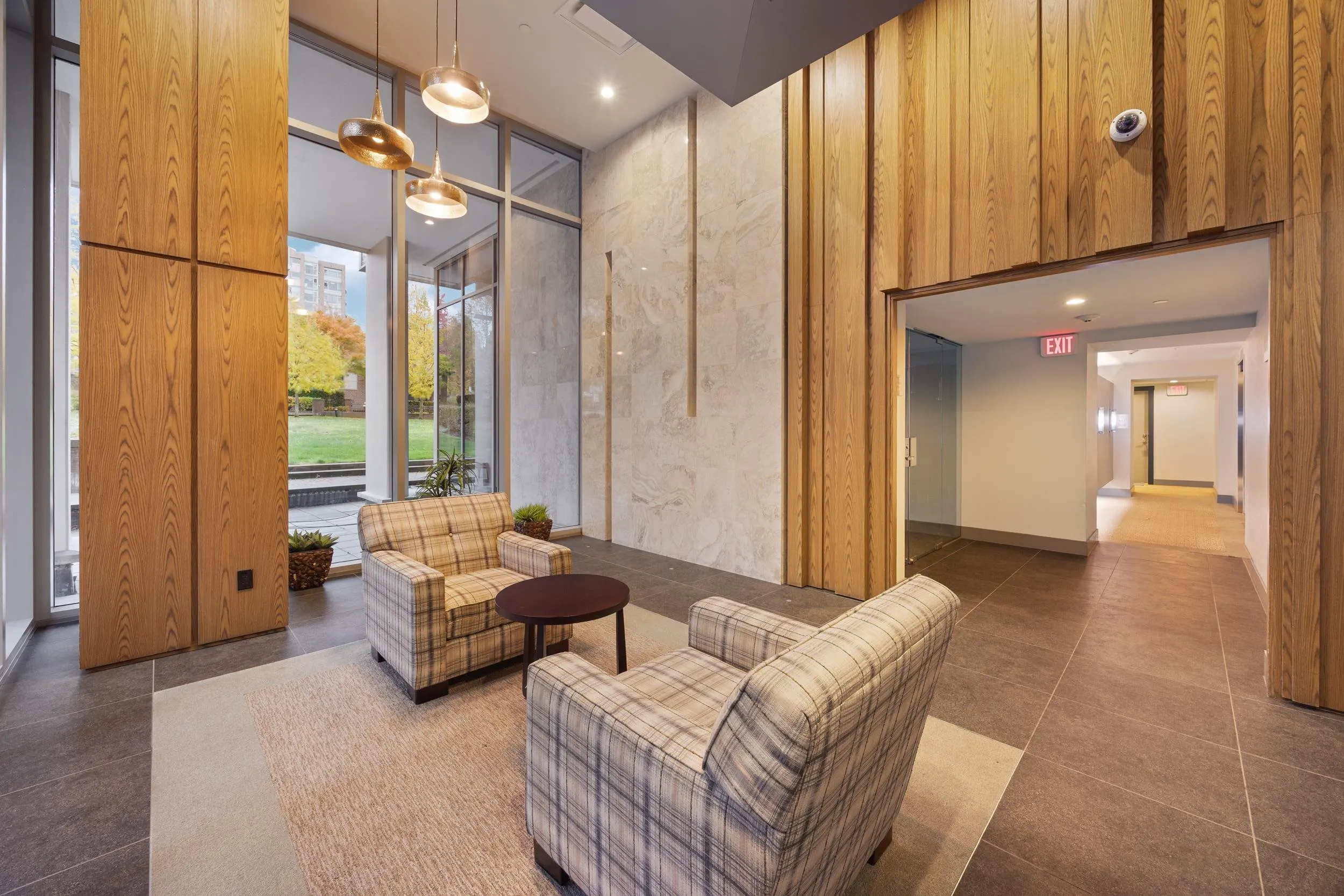 907 7090 Edmonds Street