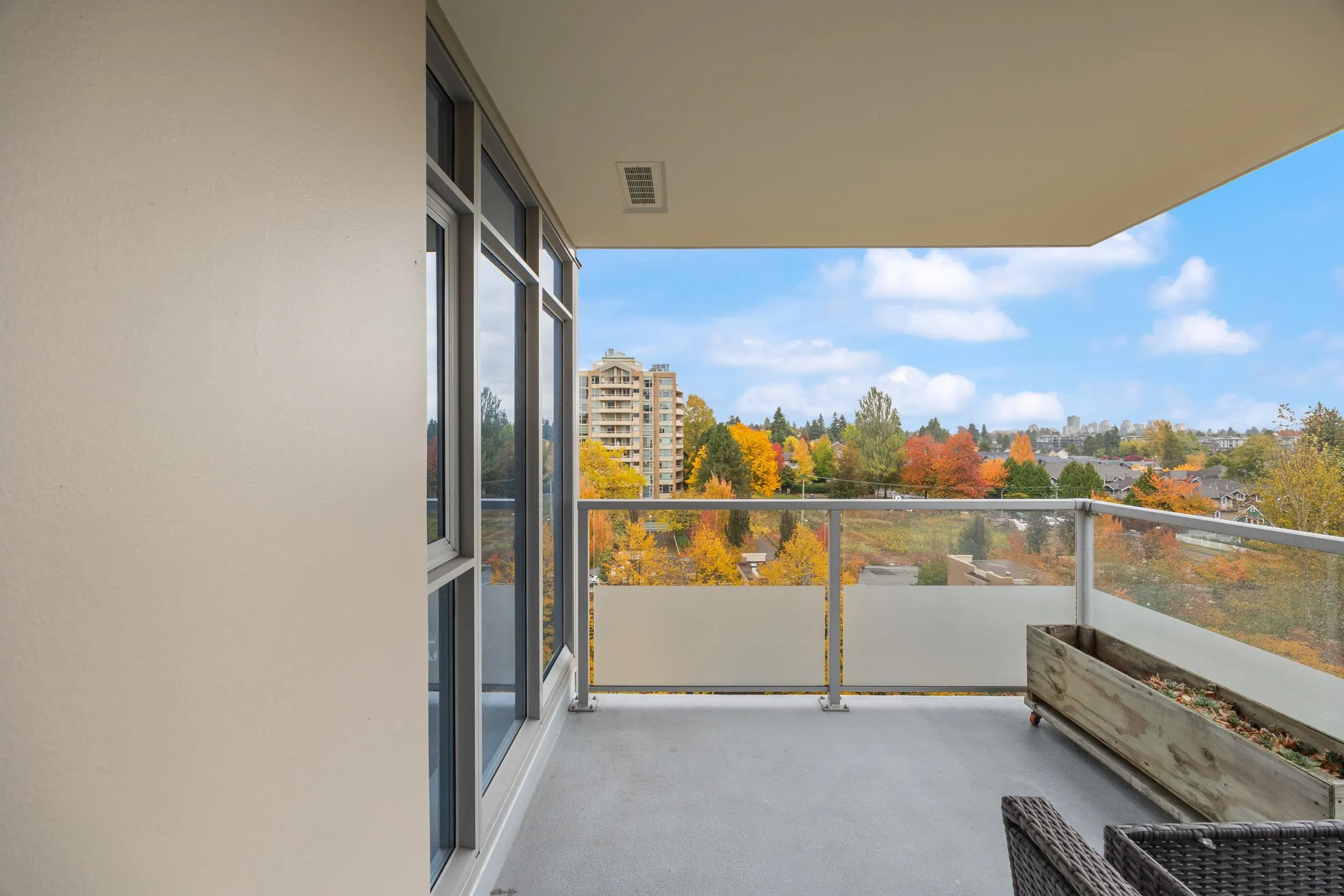 907 7090 Edmonds Street