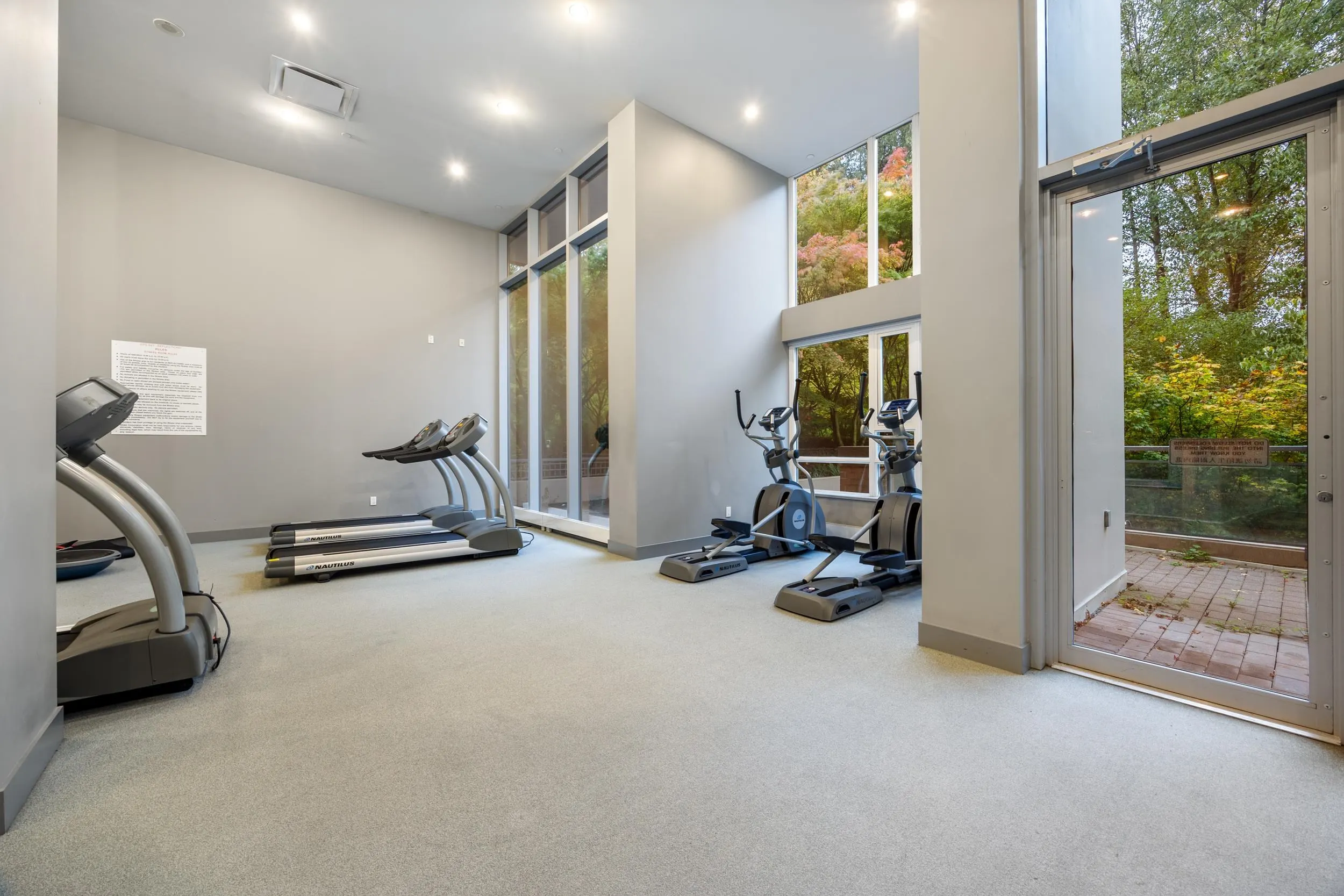 907 7090 Edmonds Street