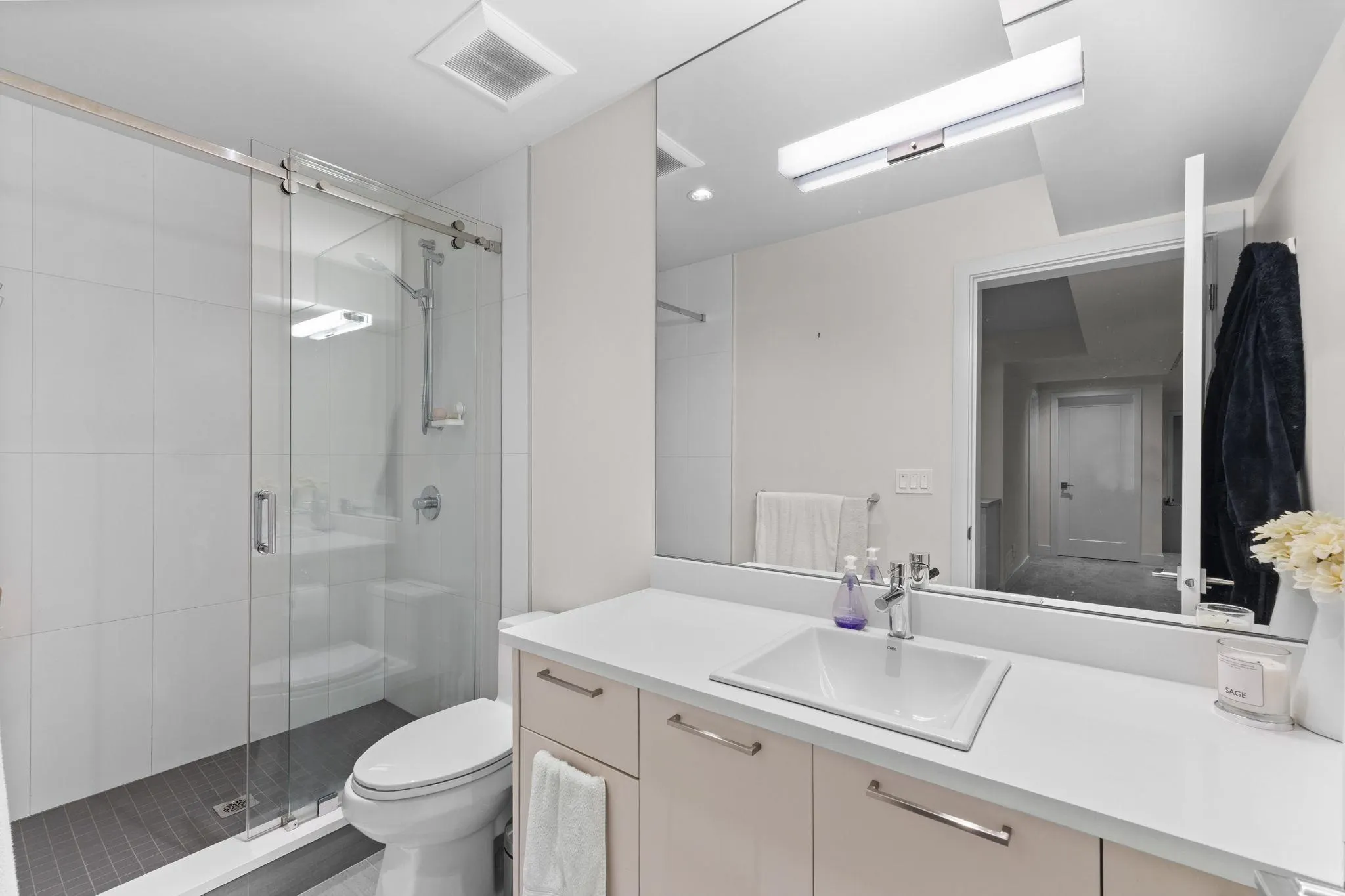 22 3295 Sunnyside Road