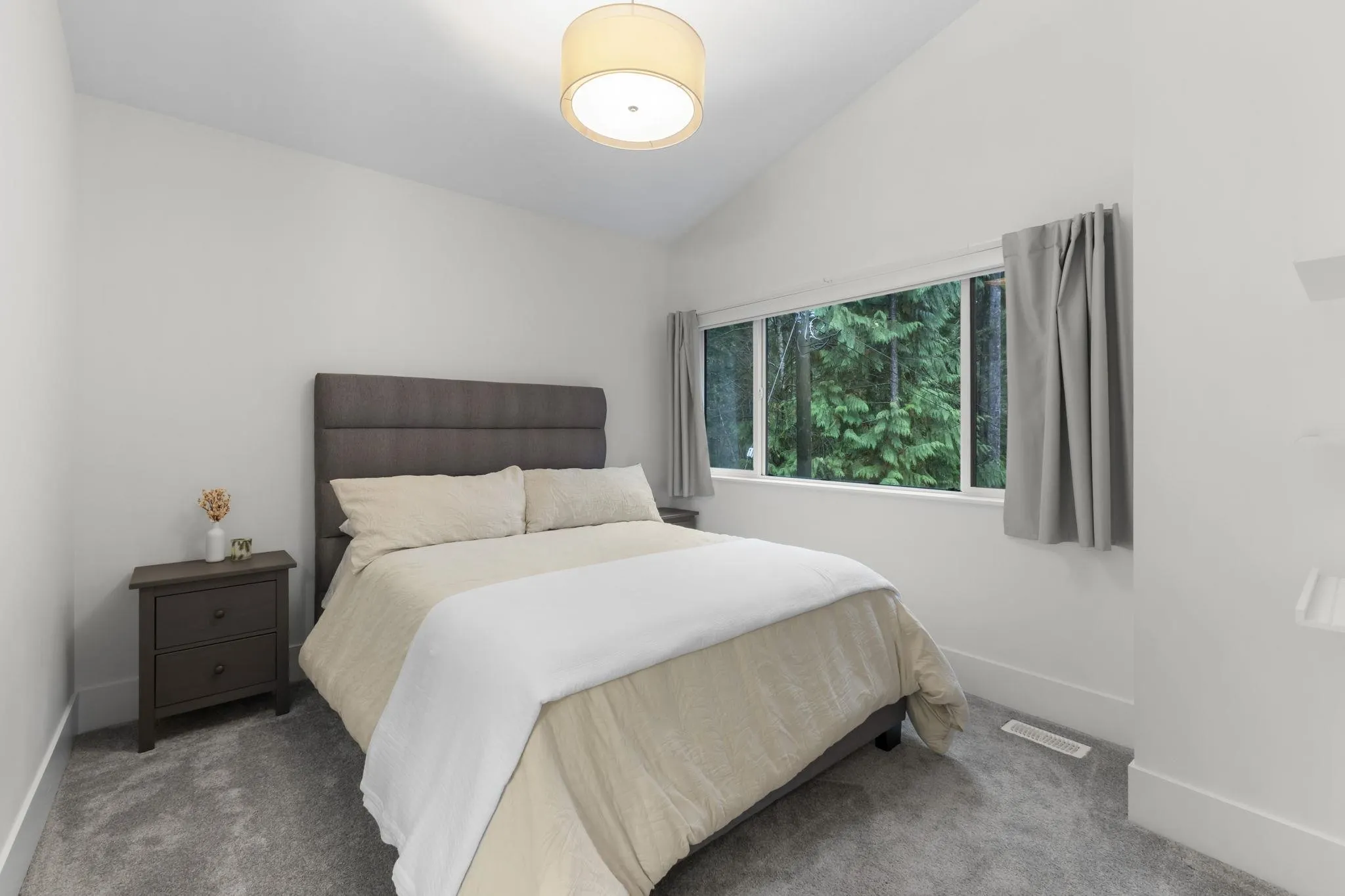 22 3295 Sunnyside Road