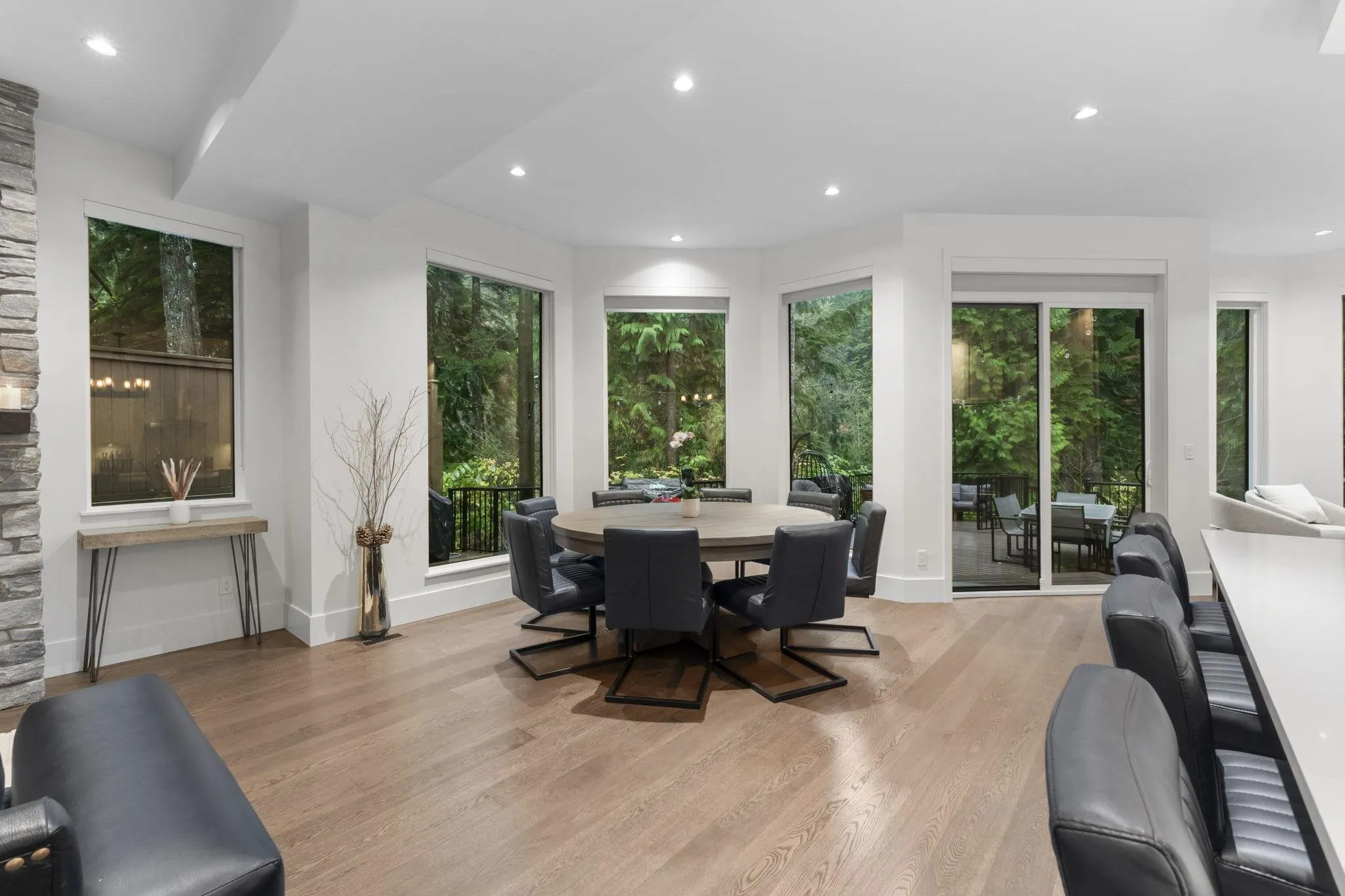 22 3295 Sunnyside Road