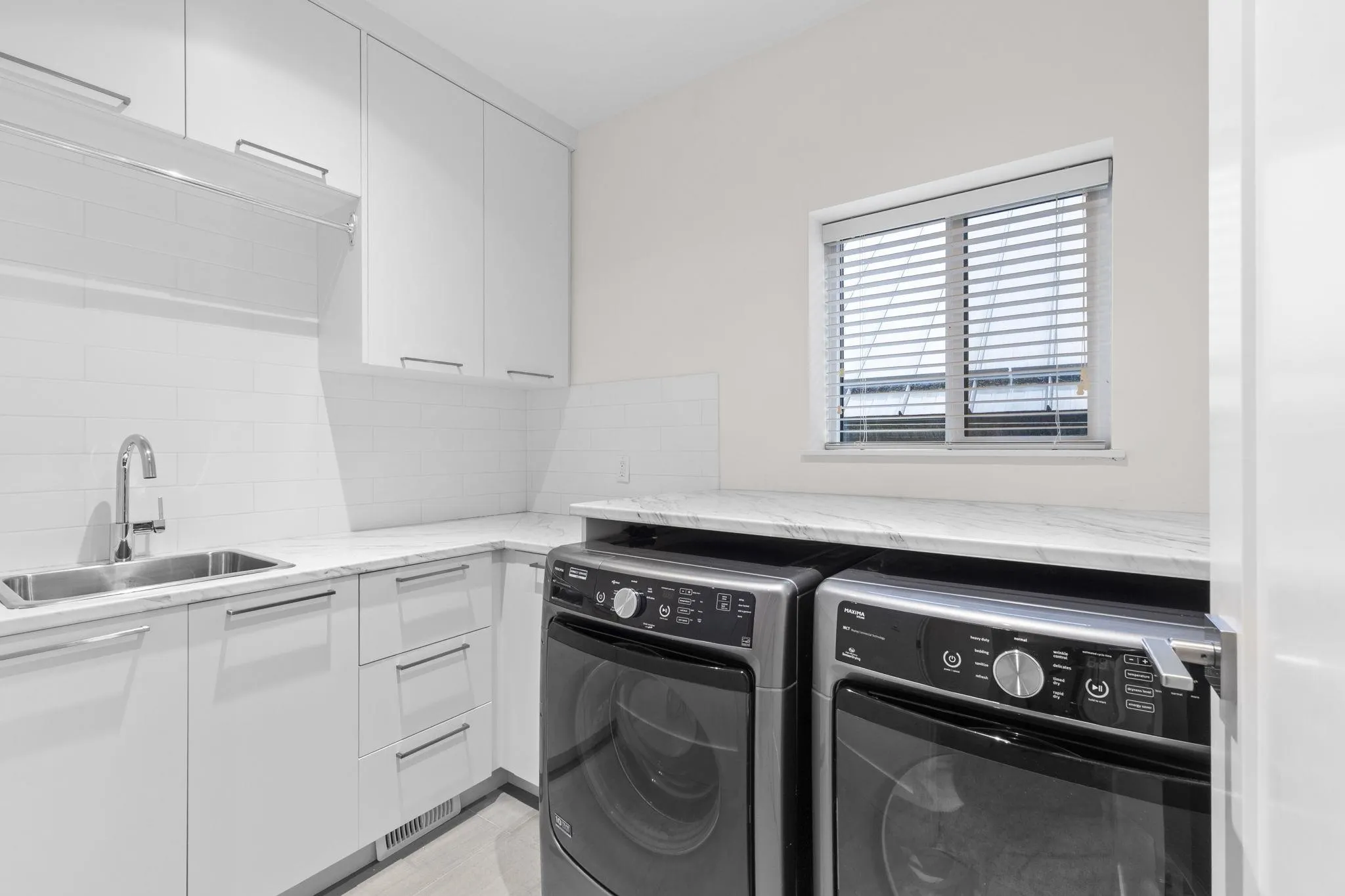 22 3295 Sunnyside Road