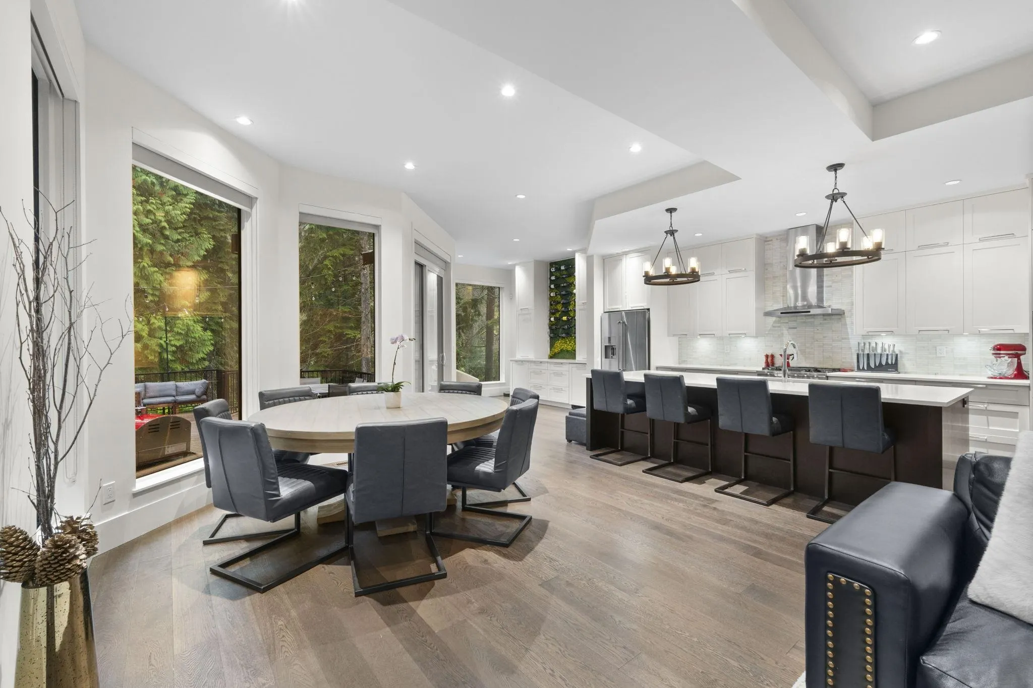 22 3295 Sunnyside Road