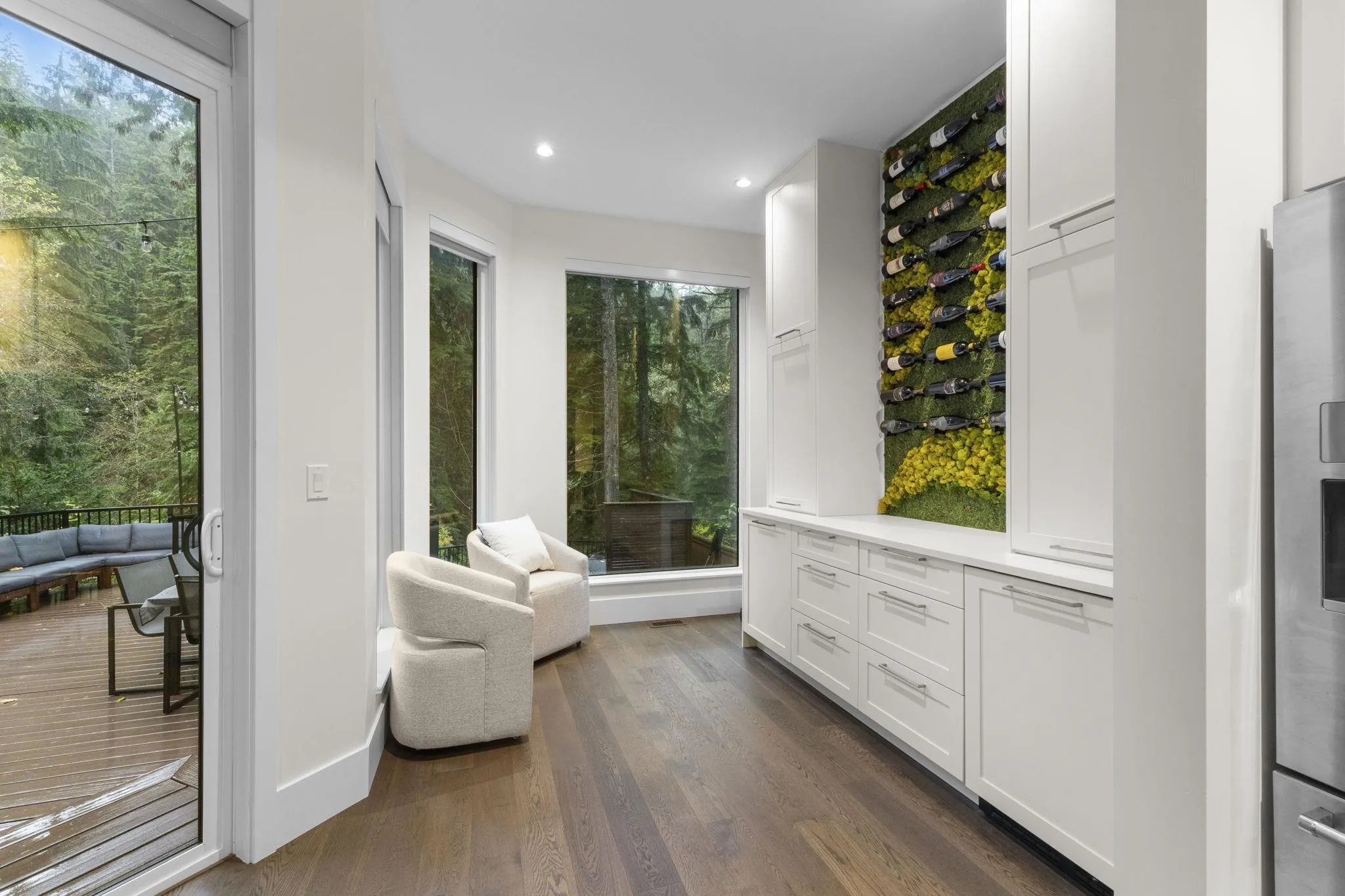 22 3295 Sunnyside Road