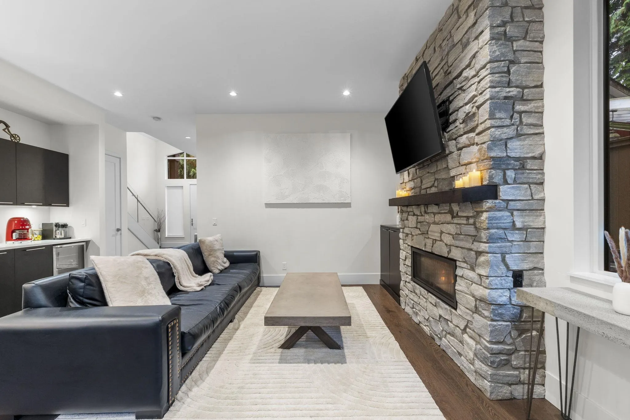 22 3295 Sunnyside Road