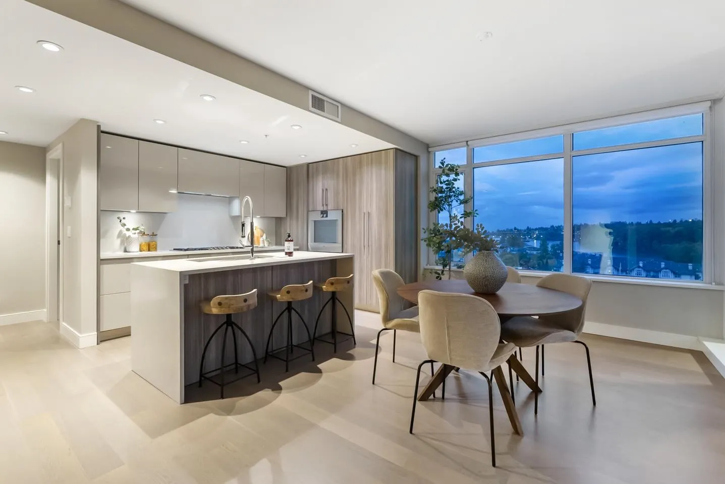 1204 210 Salter Street