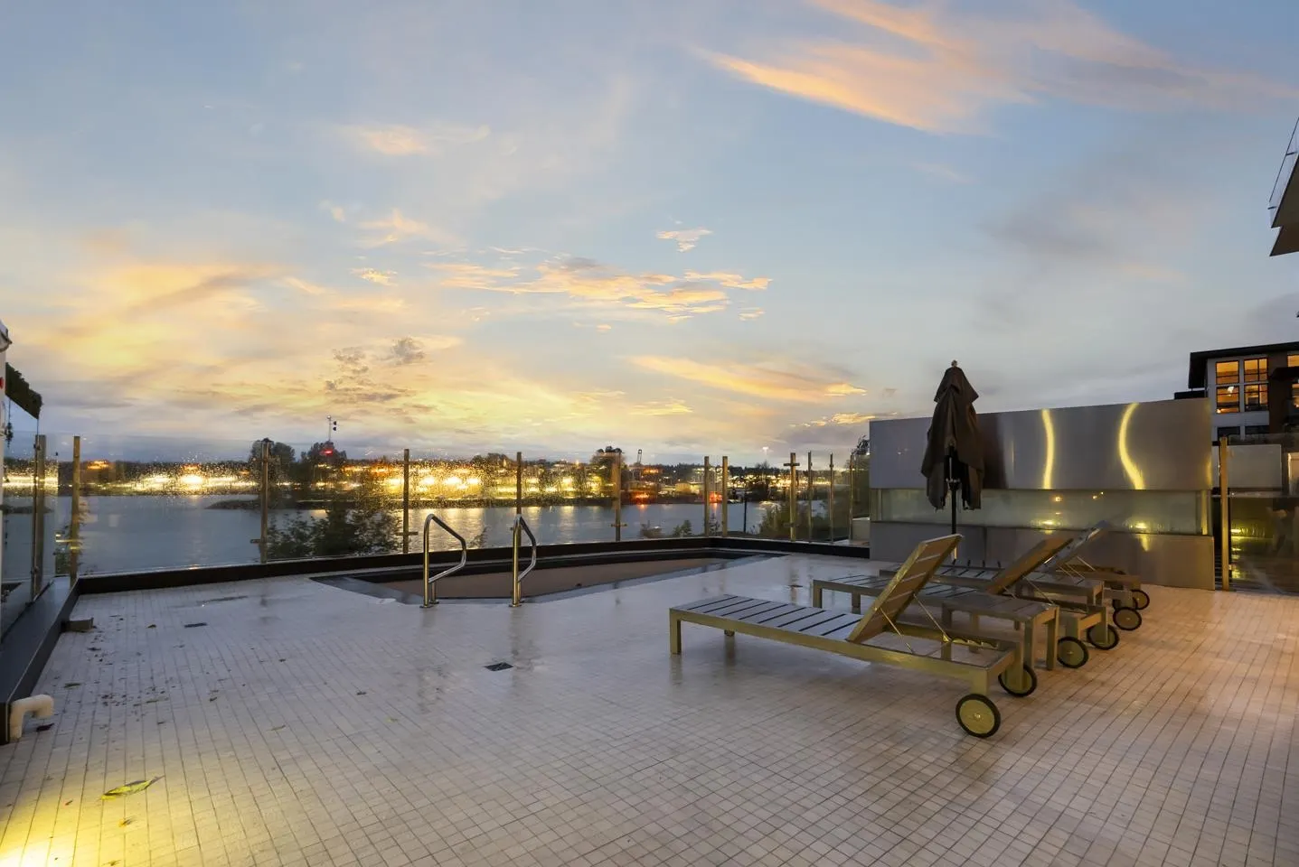 1204 210 Salter Street