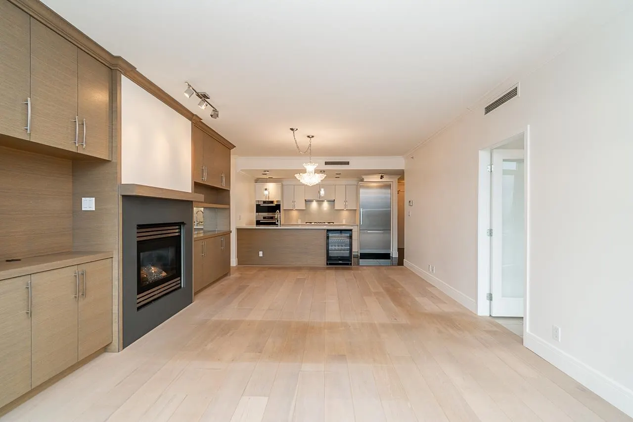 1003 1483 Homer Street