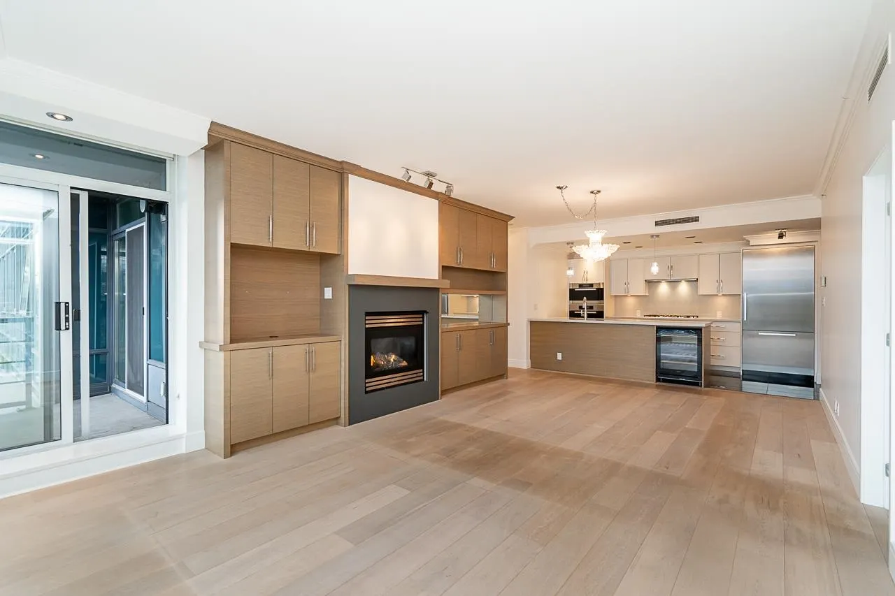 1003 1483 Homer Street