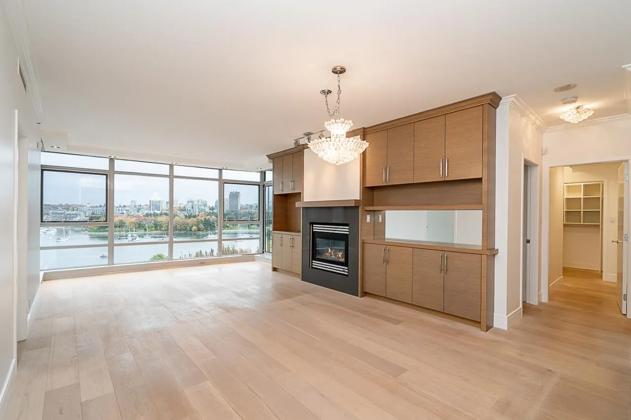 1003 1483 Homer Street