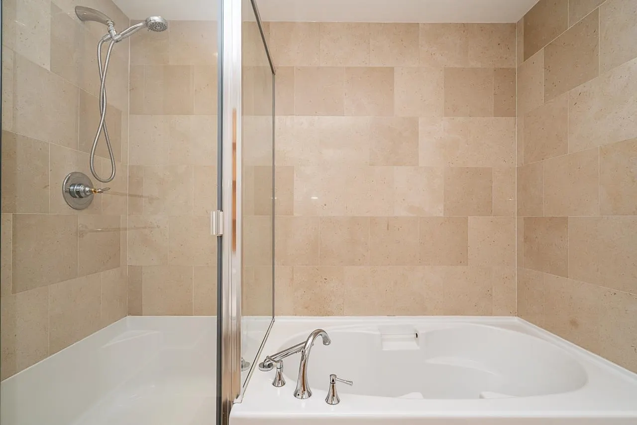 1003 1483 Homer Street