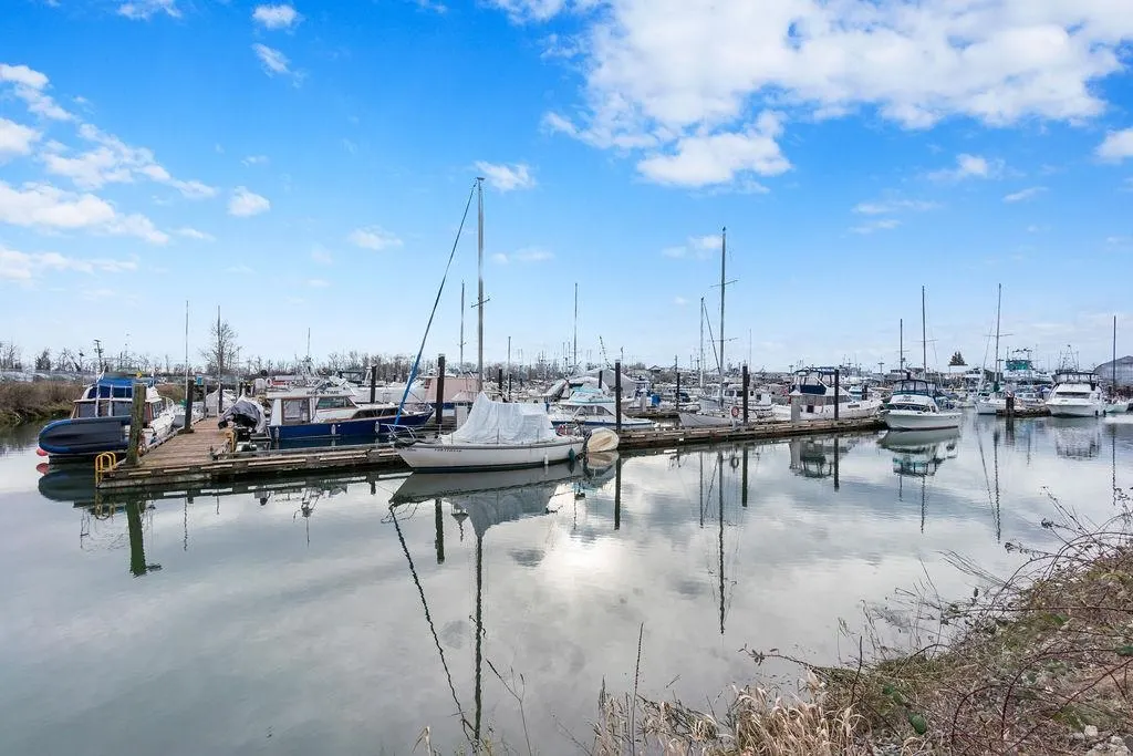 132 5600 Andrews Road