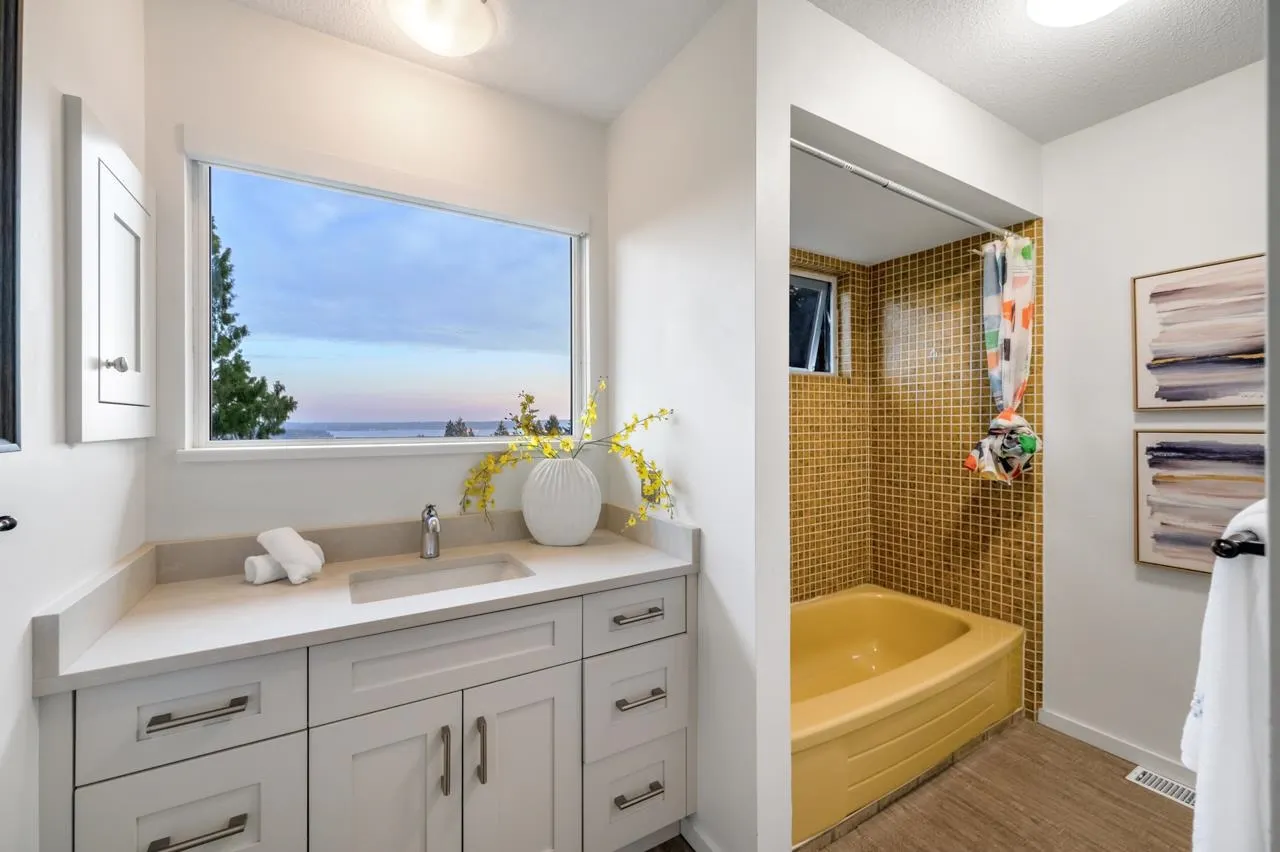 1550 Palmerston Avenue