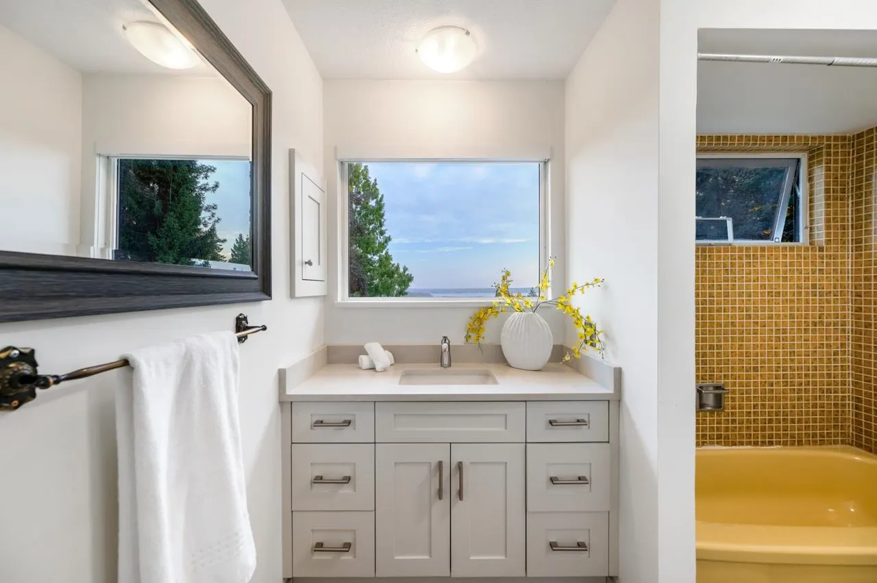 1550 Palmerston Avenue