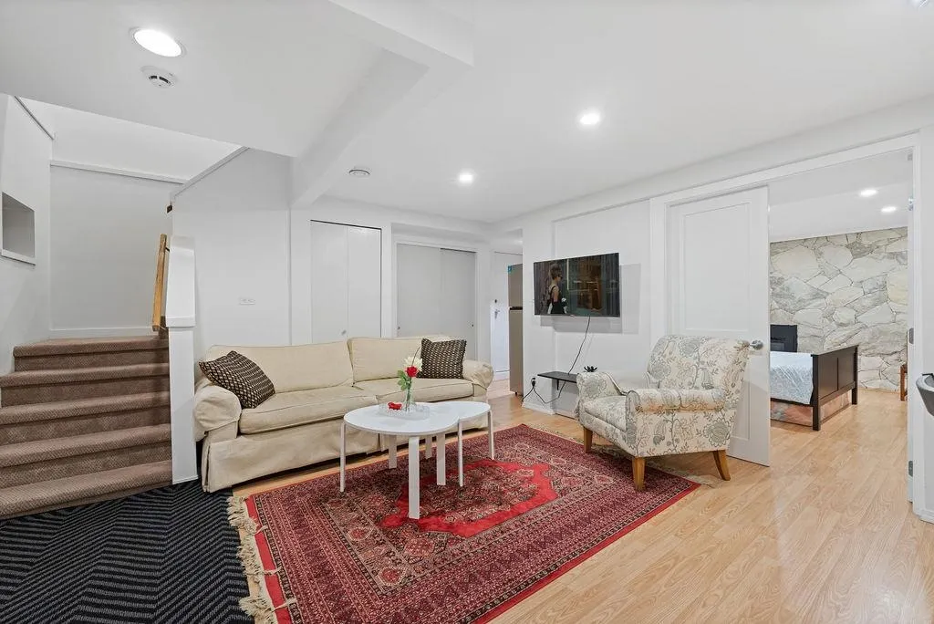 1436 Grand Boulevard