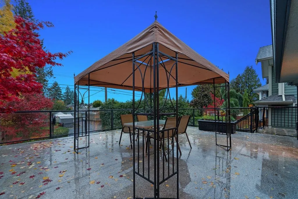 1436 Grand Boulevard