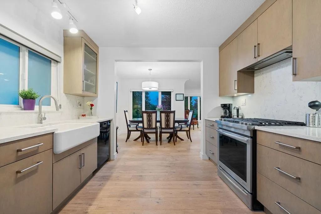 1436 Grand Boulevard