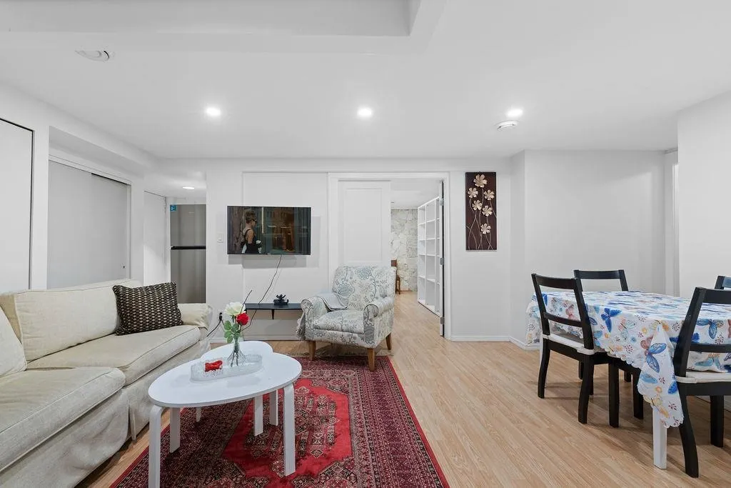 1436 Grand Boulevard