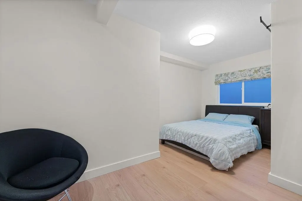 1436 Grand Boulevard