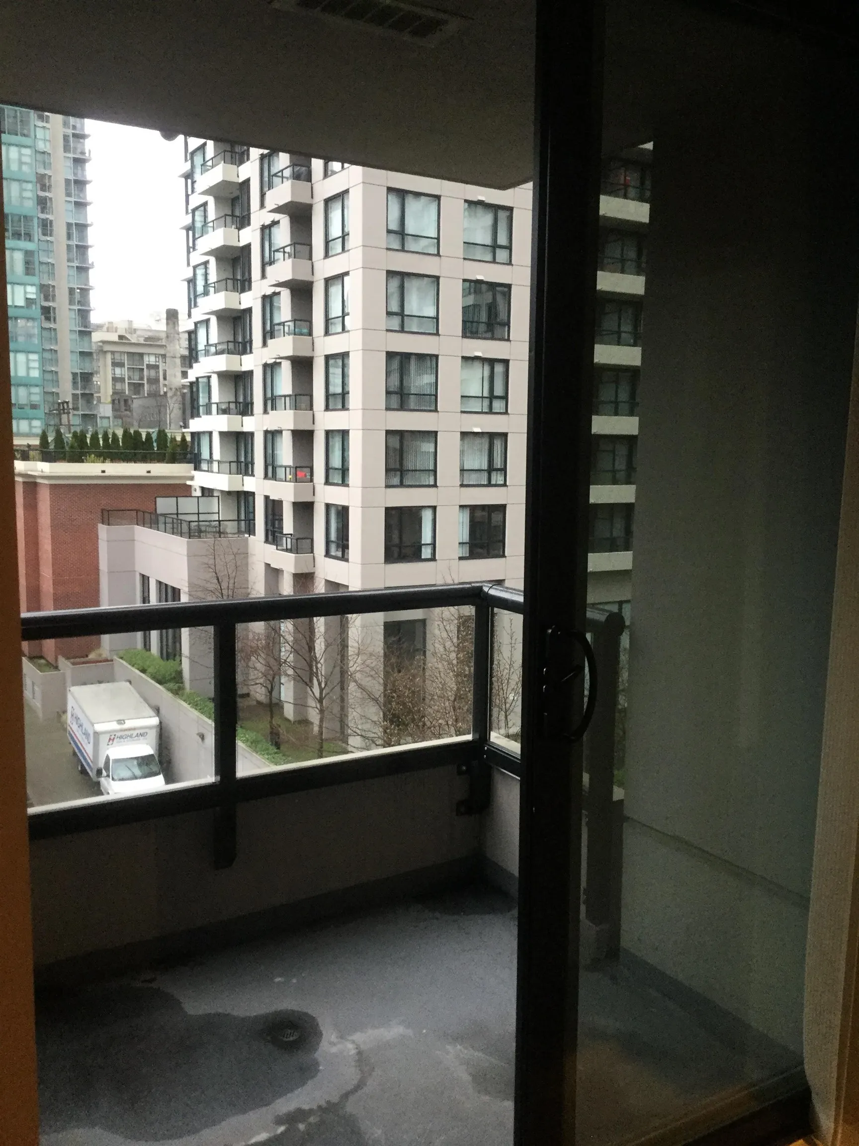 602 977 Mainland Street