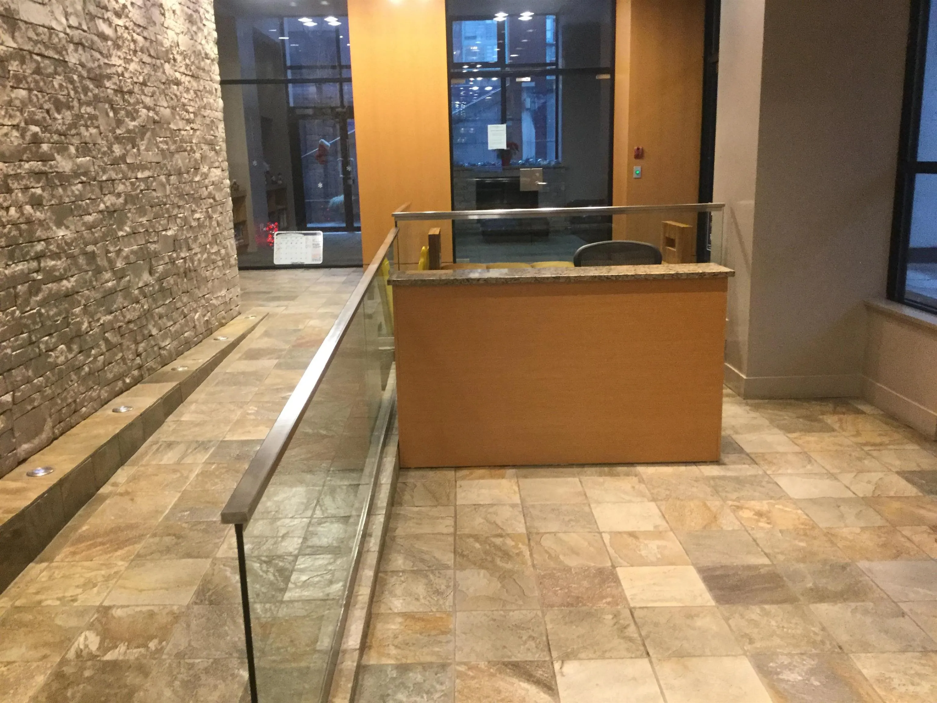 602 977 Mainland Street