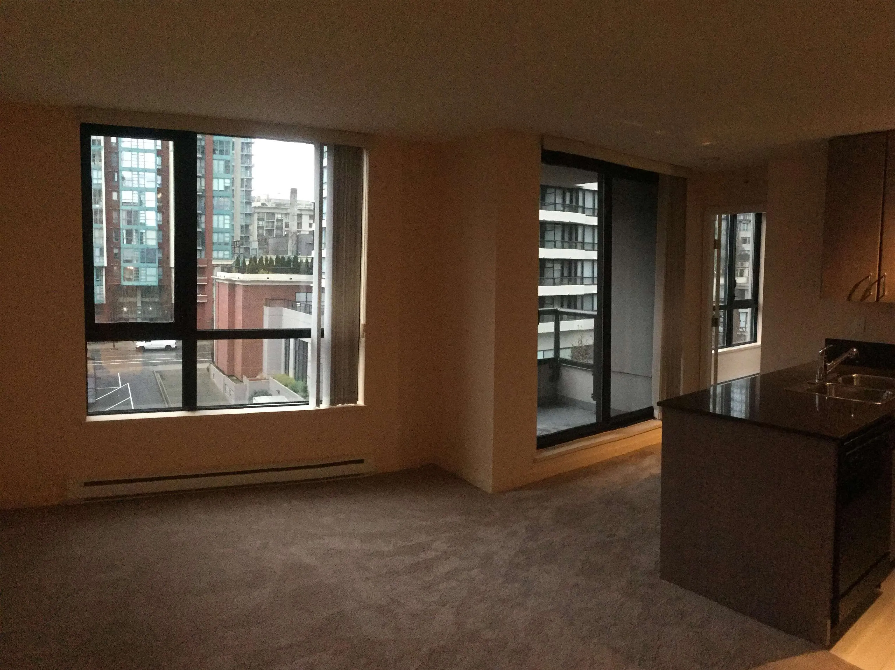 602 977 Mainland Street