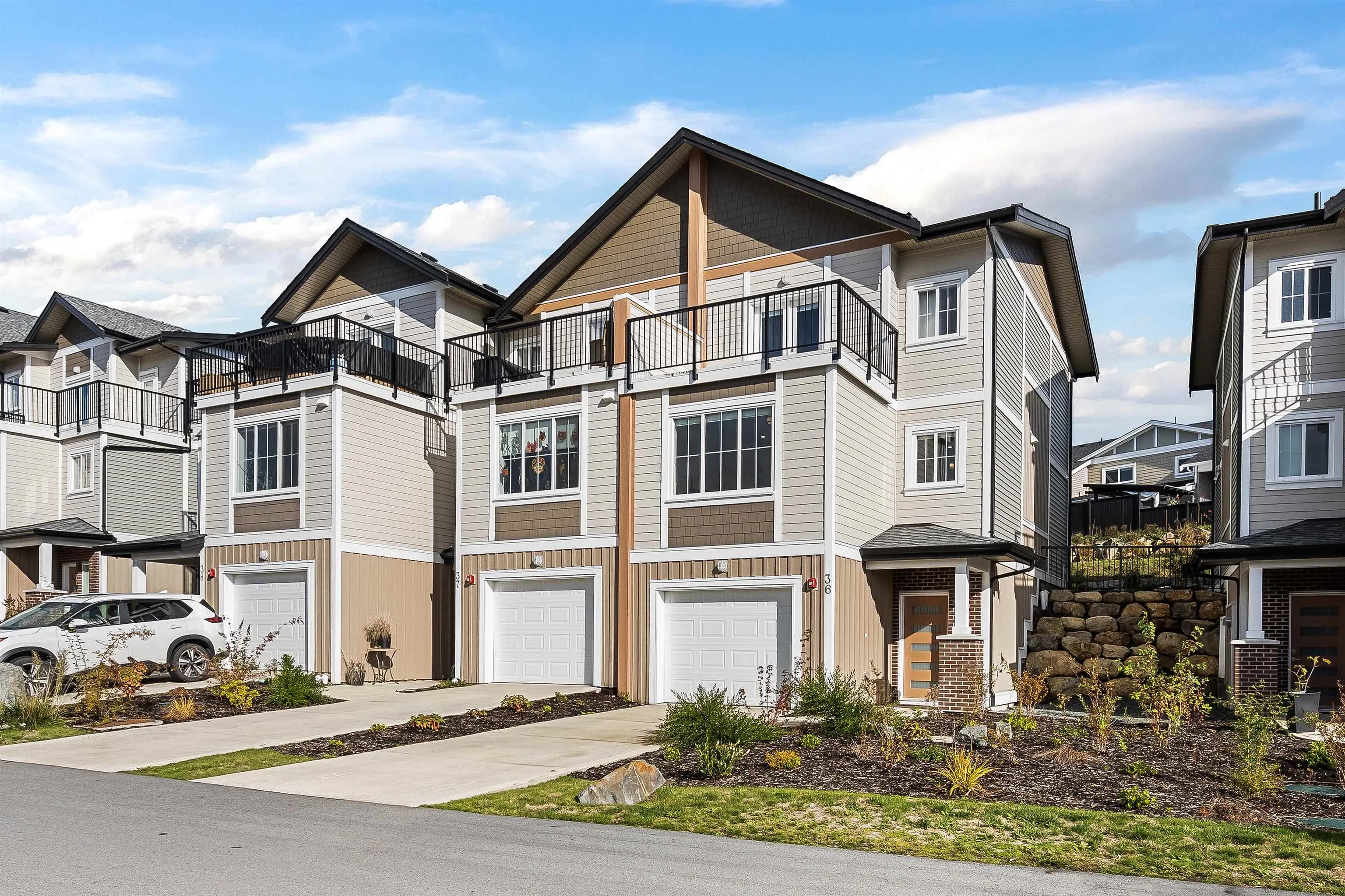 36 1928 Woodside Boulevard