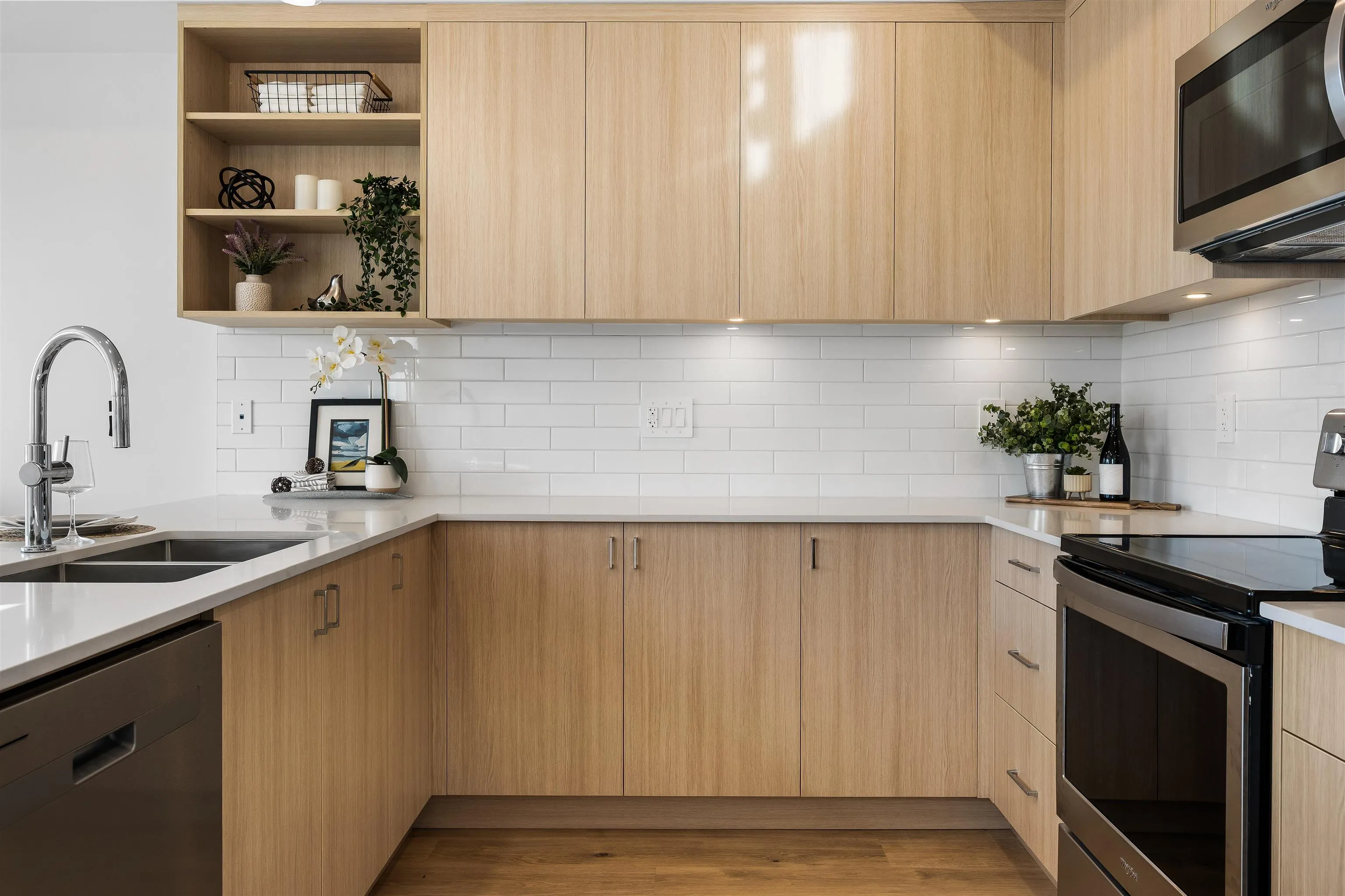 36 1928 Woodside Boulevard