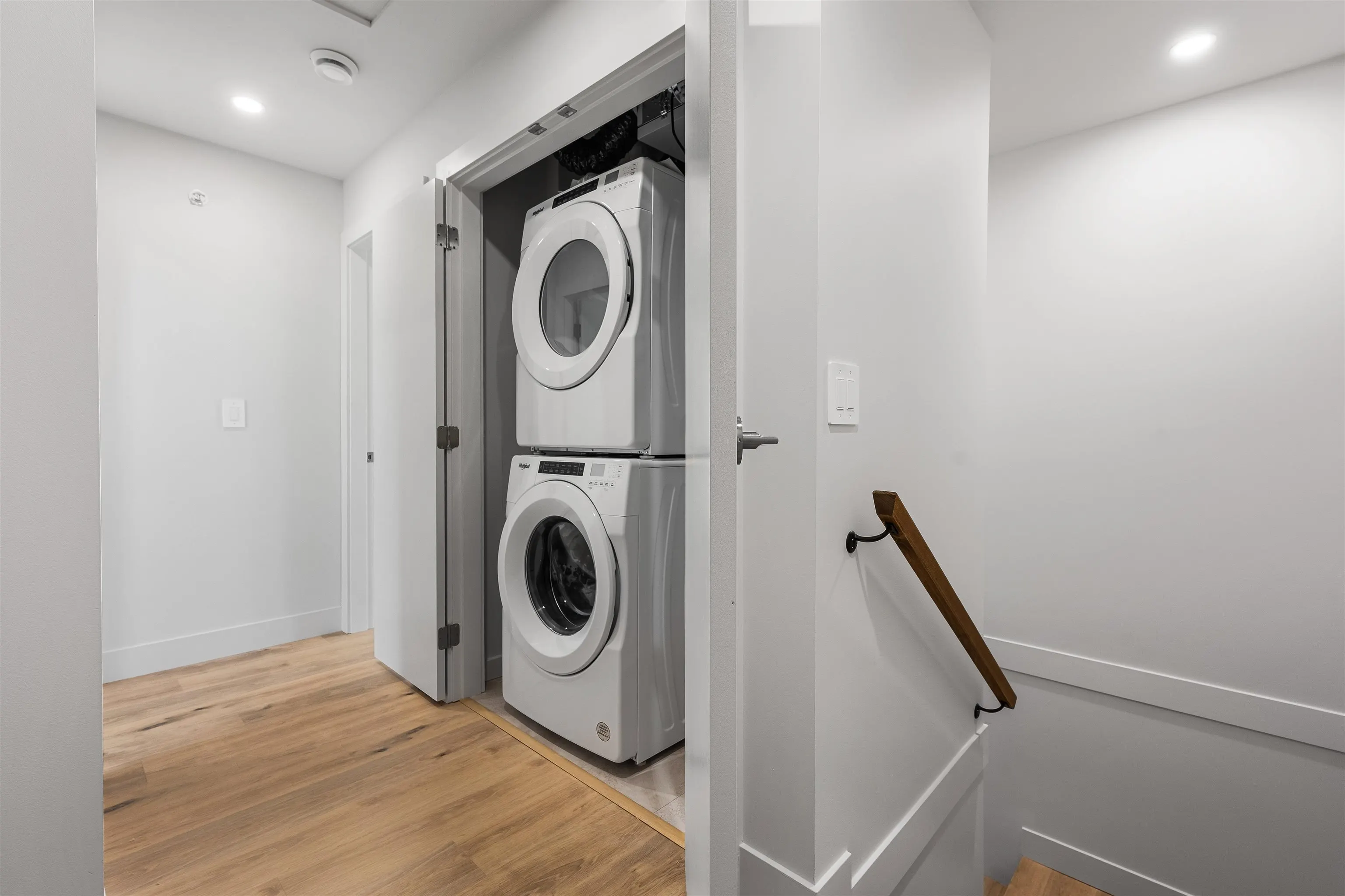 36 1928 Woodside Boulevard