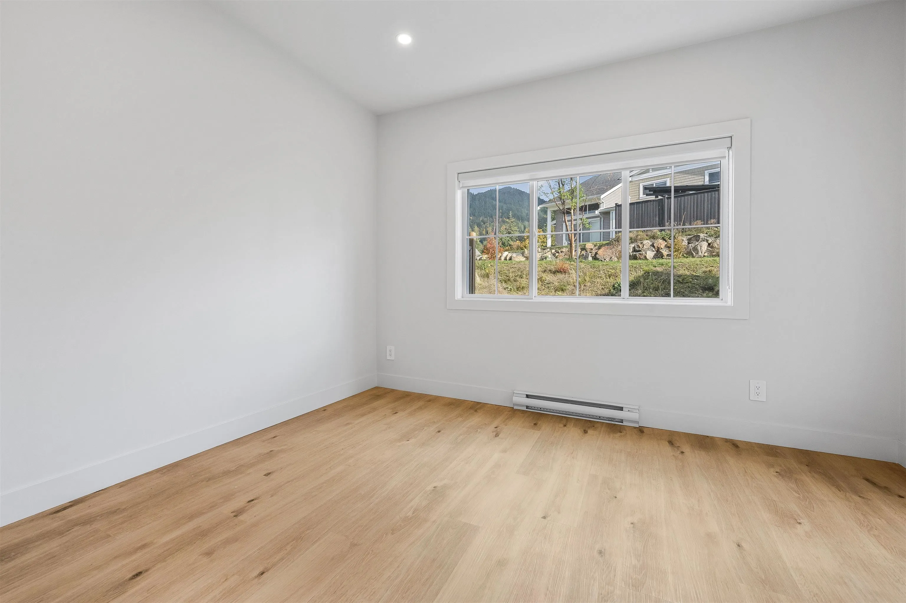 36 1928 Woodside Boulevard