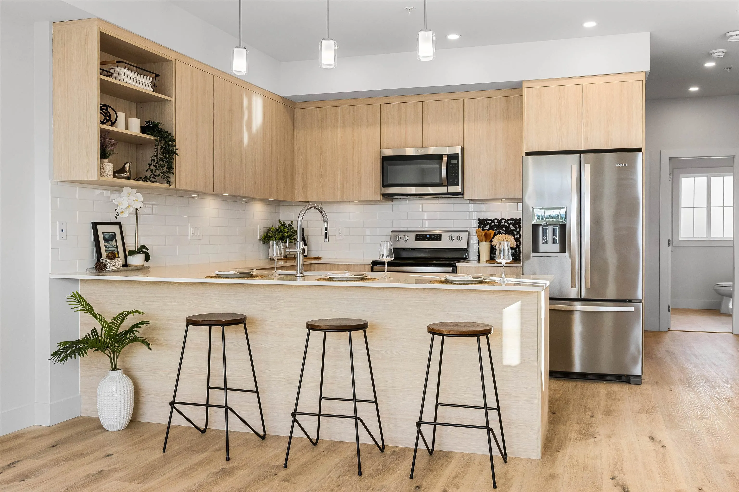 36 1928 Woodside Boulevard