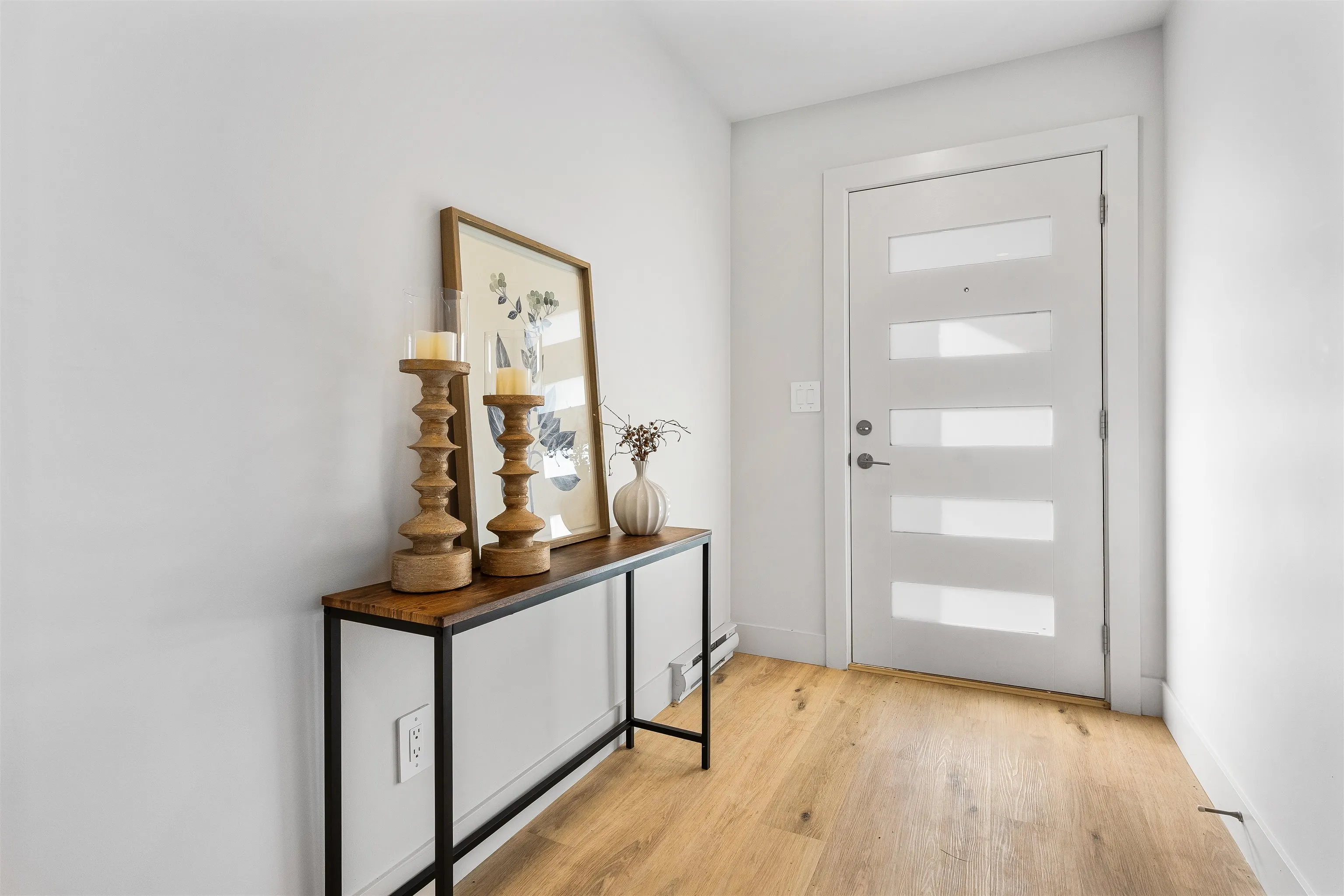 36 1928 Woodside Boulevard