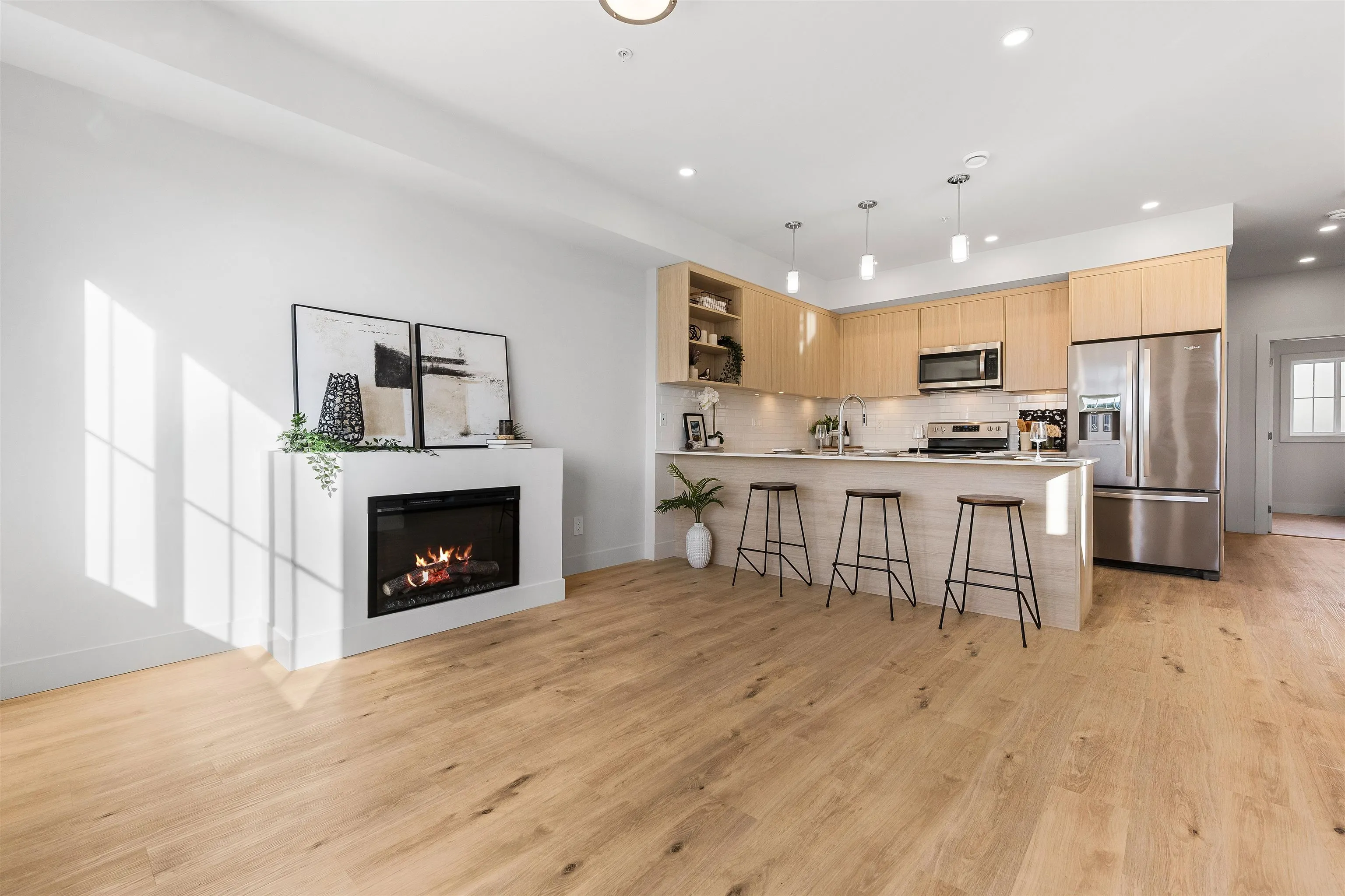 36 1928 Woodside Boulevard