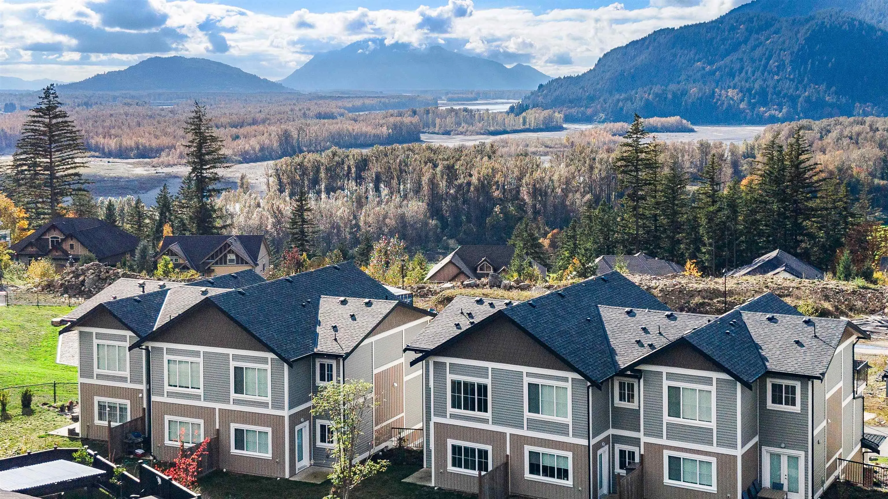 36 1928 Woodside Boulevard