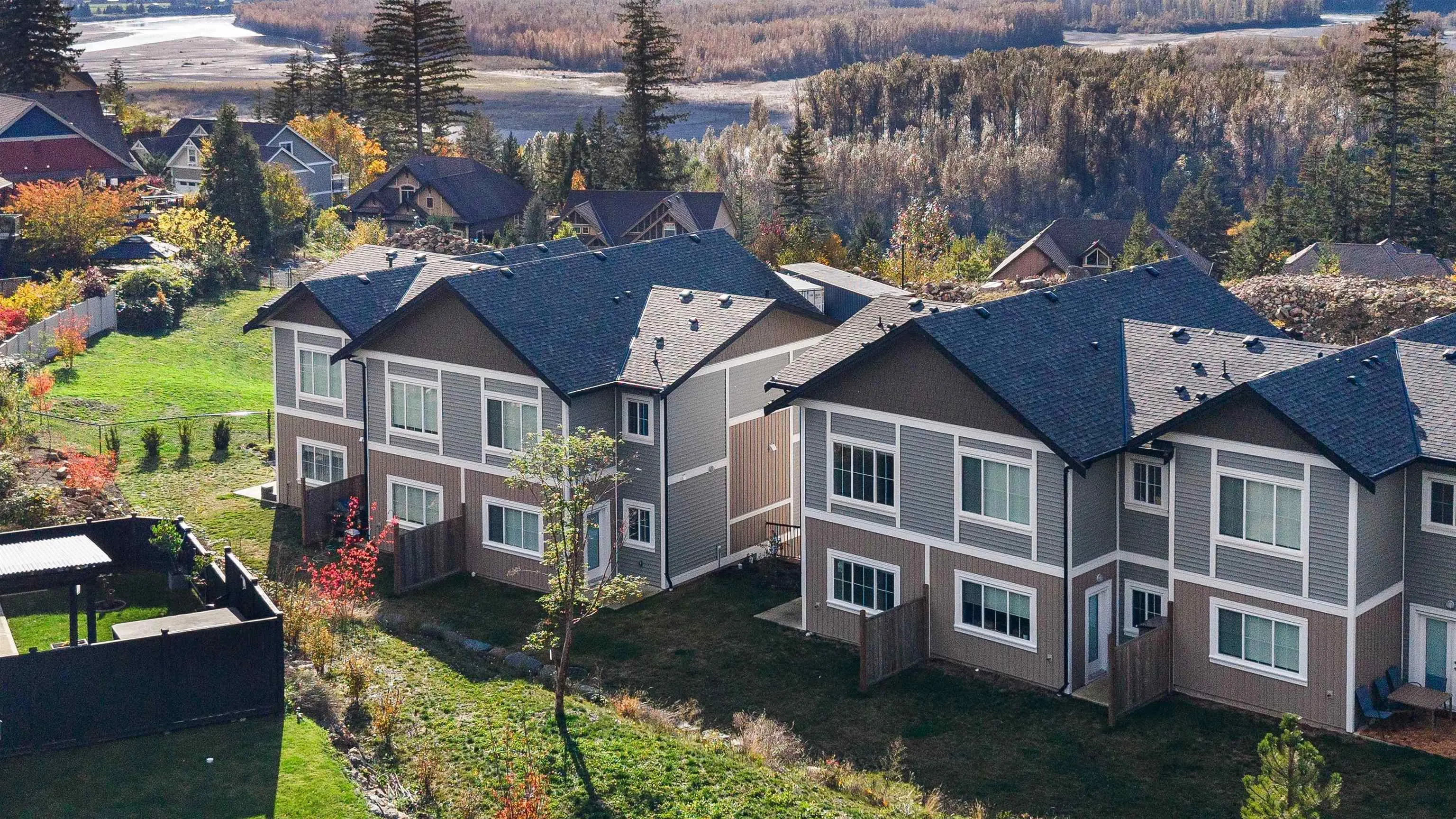 36 1928 Woodside Boulevard