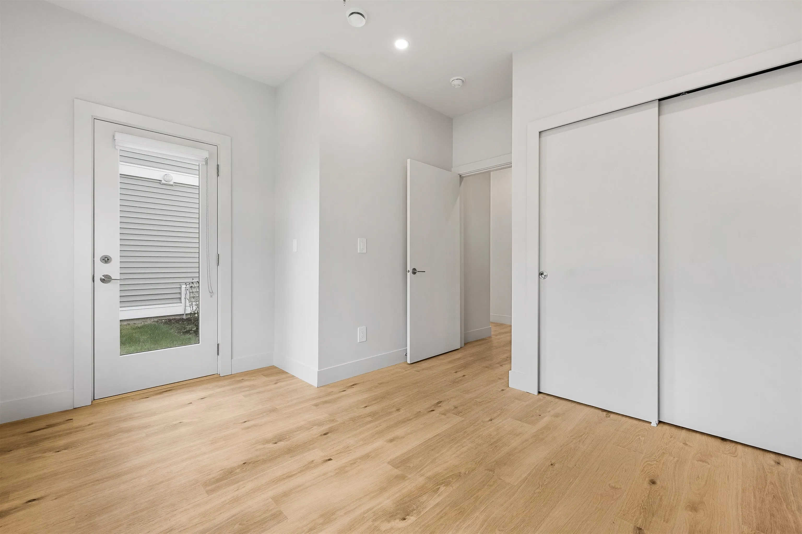 36 1928 Woodside Boulevard