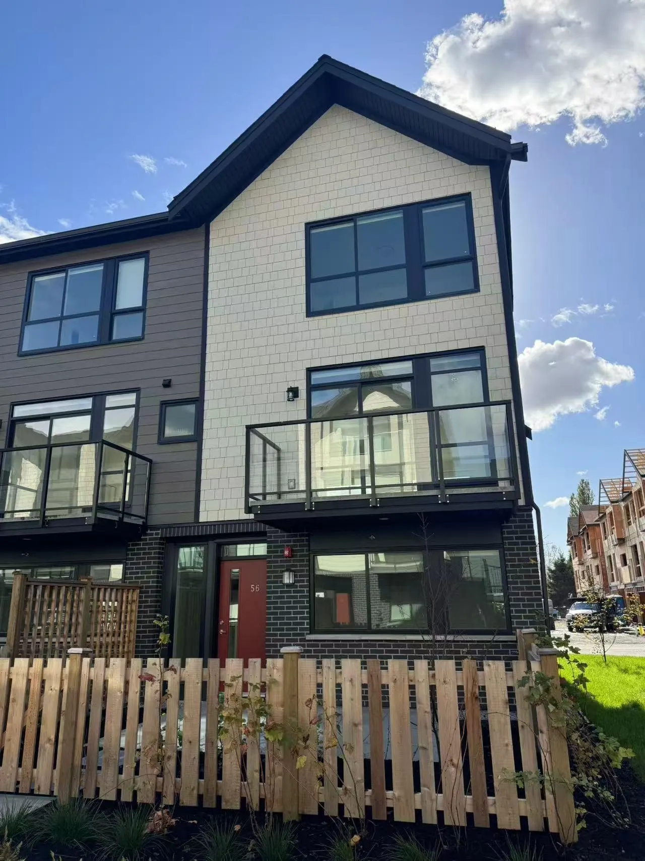 56 4337 Boundary Road