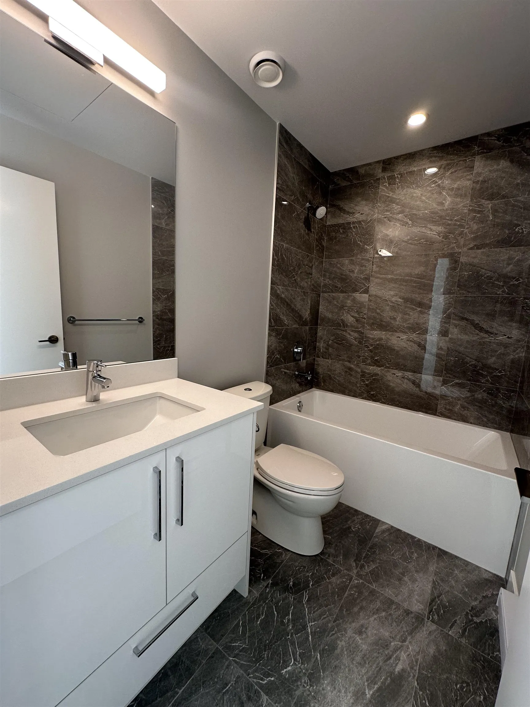 56 4337 Boundary Road