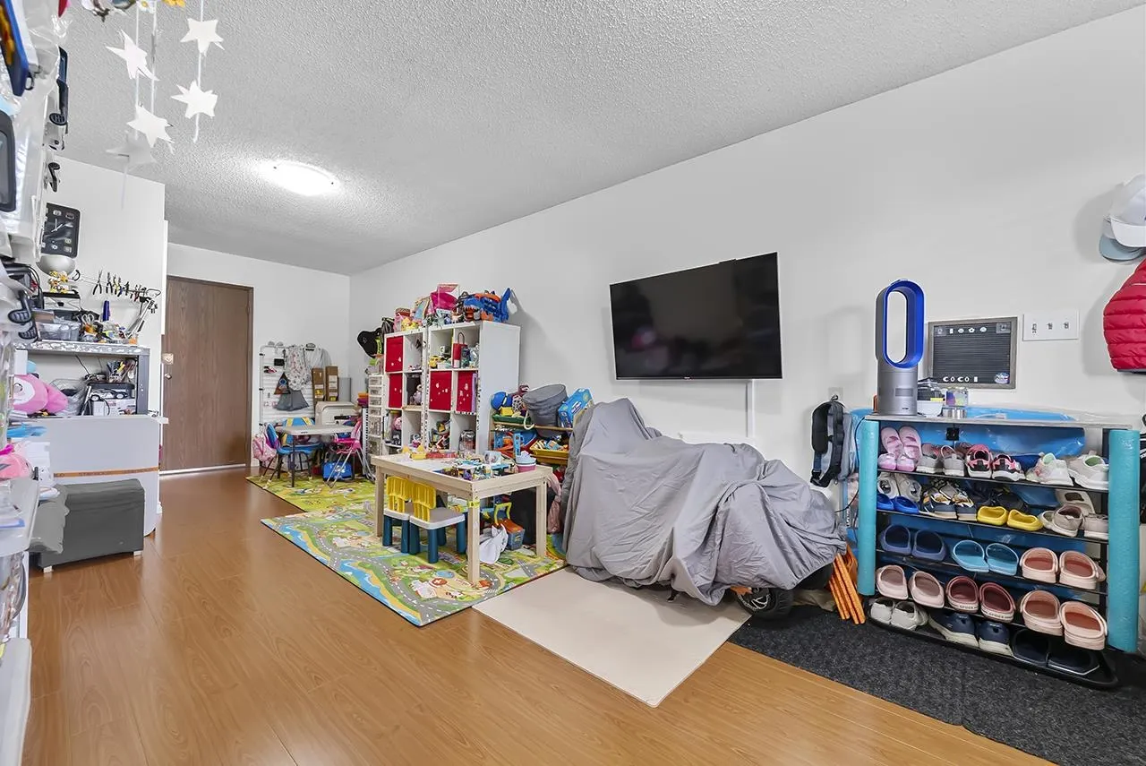 8416 8420 Shaughnessy Street