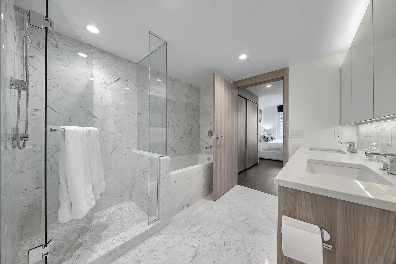 1008 1768 Cook Street